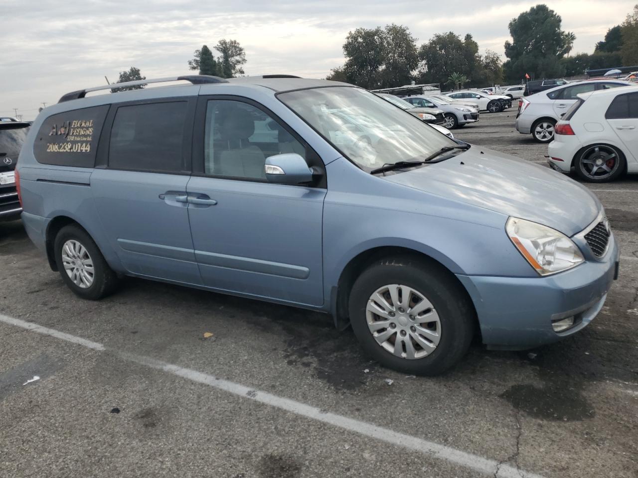 2014 Kia Sedona Lx - Image 4