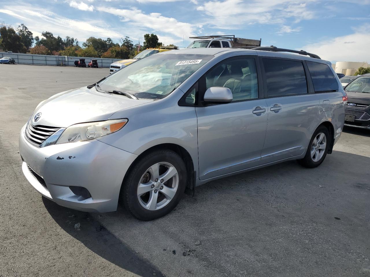 2014 Toyota Sienna Le 8-Passenger