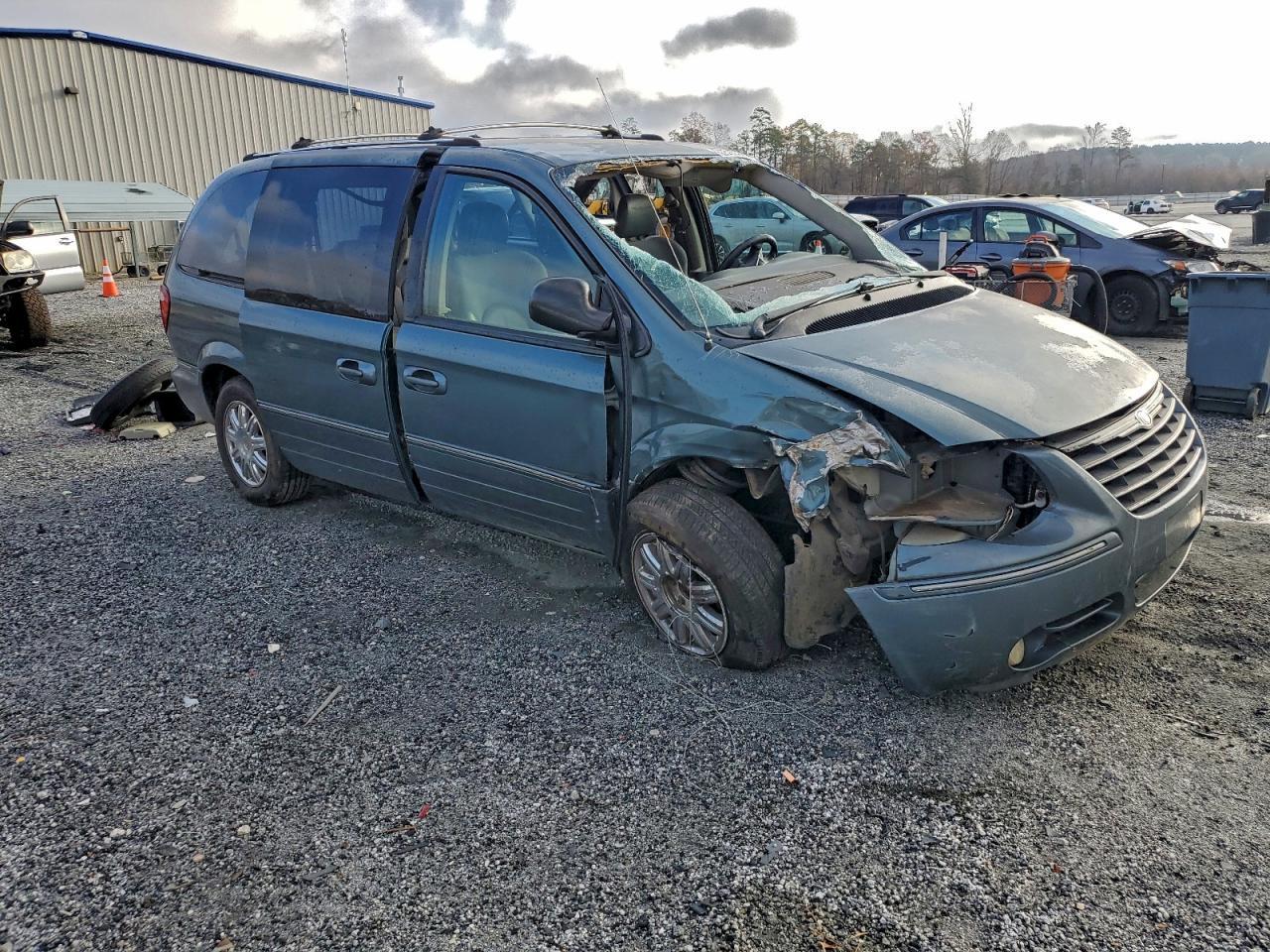 2005 Chrysler Town & Country Limited - Фото 4