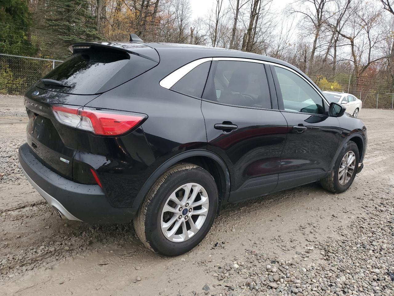 2020 Ford Escape Se - Фото 3