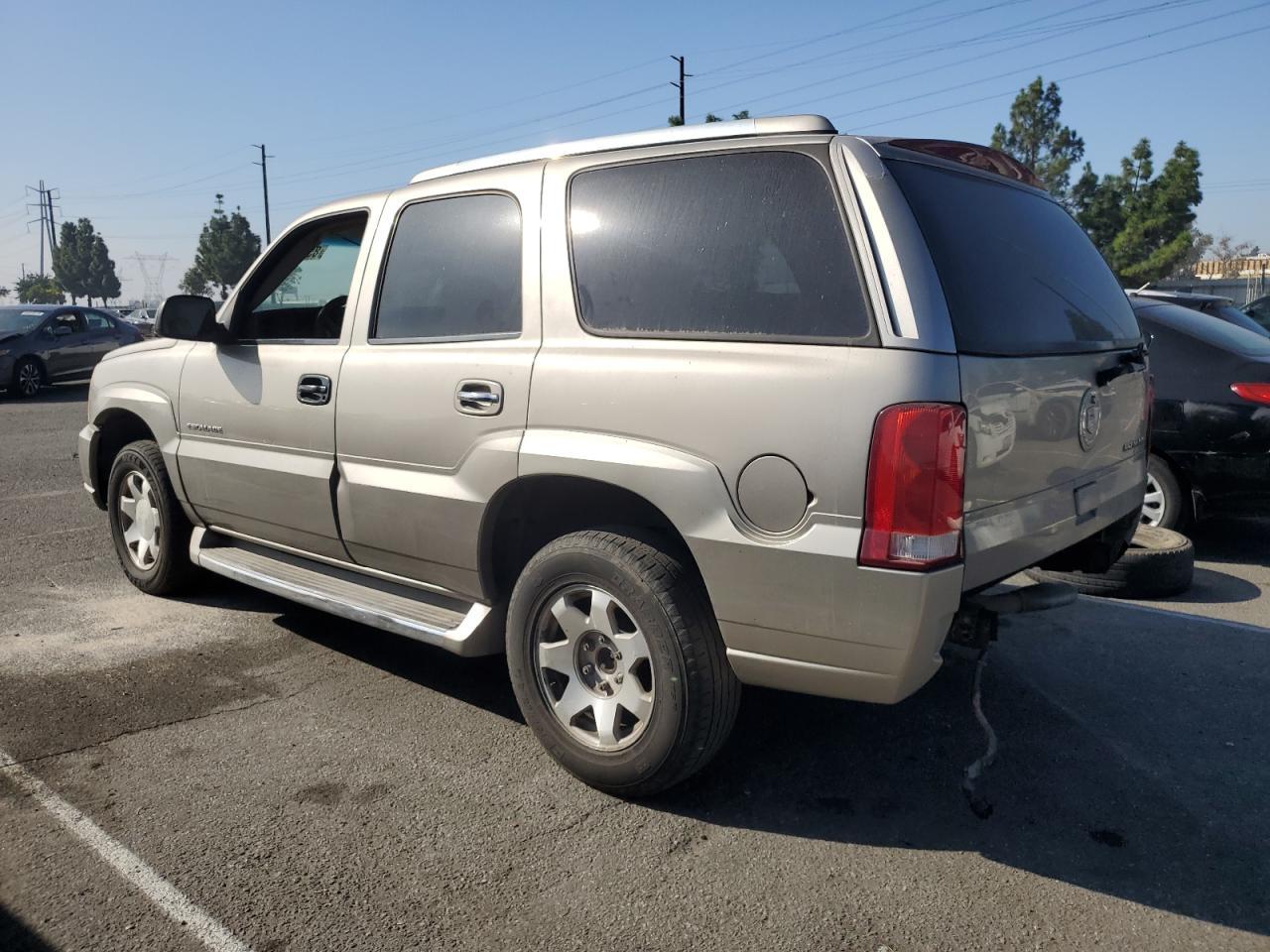 2002 Cadillac Escalade Luxury - Фото 2
