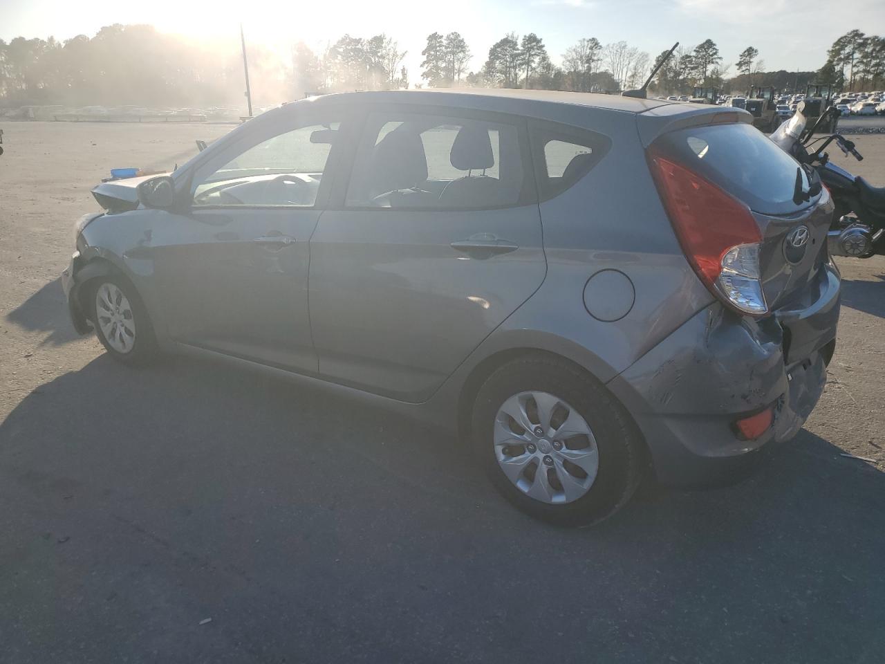 2016 Hyundai Accent Se - Фото 2