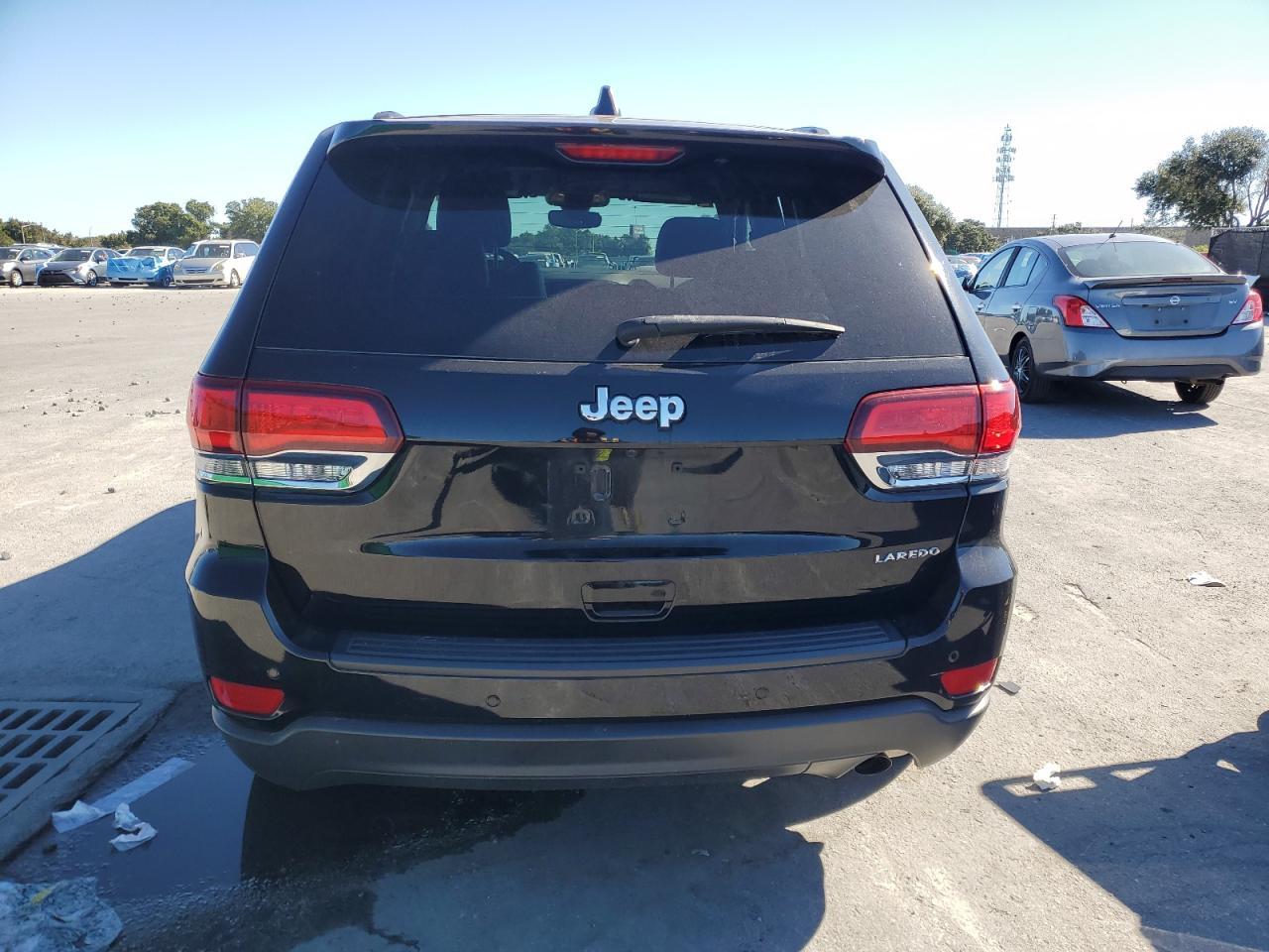 2022 Jeep Grand Cherokee Laredo E - Image 6