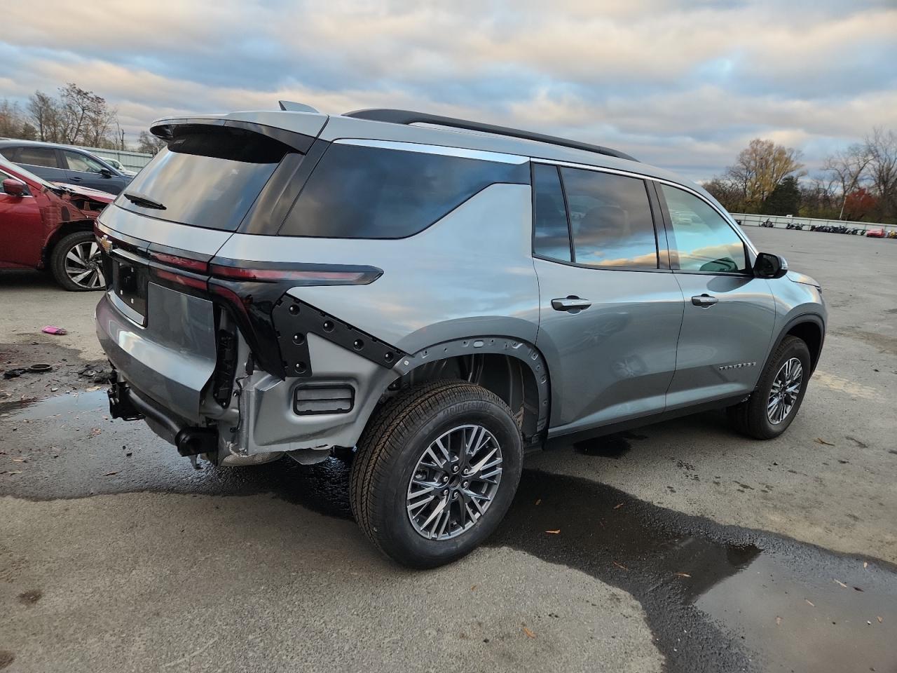 2025 Chevrolet Traverse Lt - Image 3