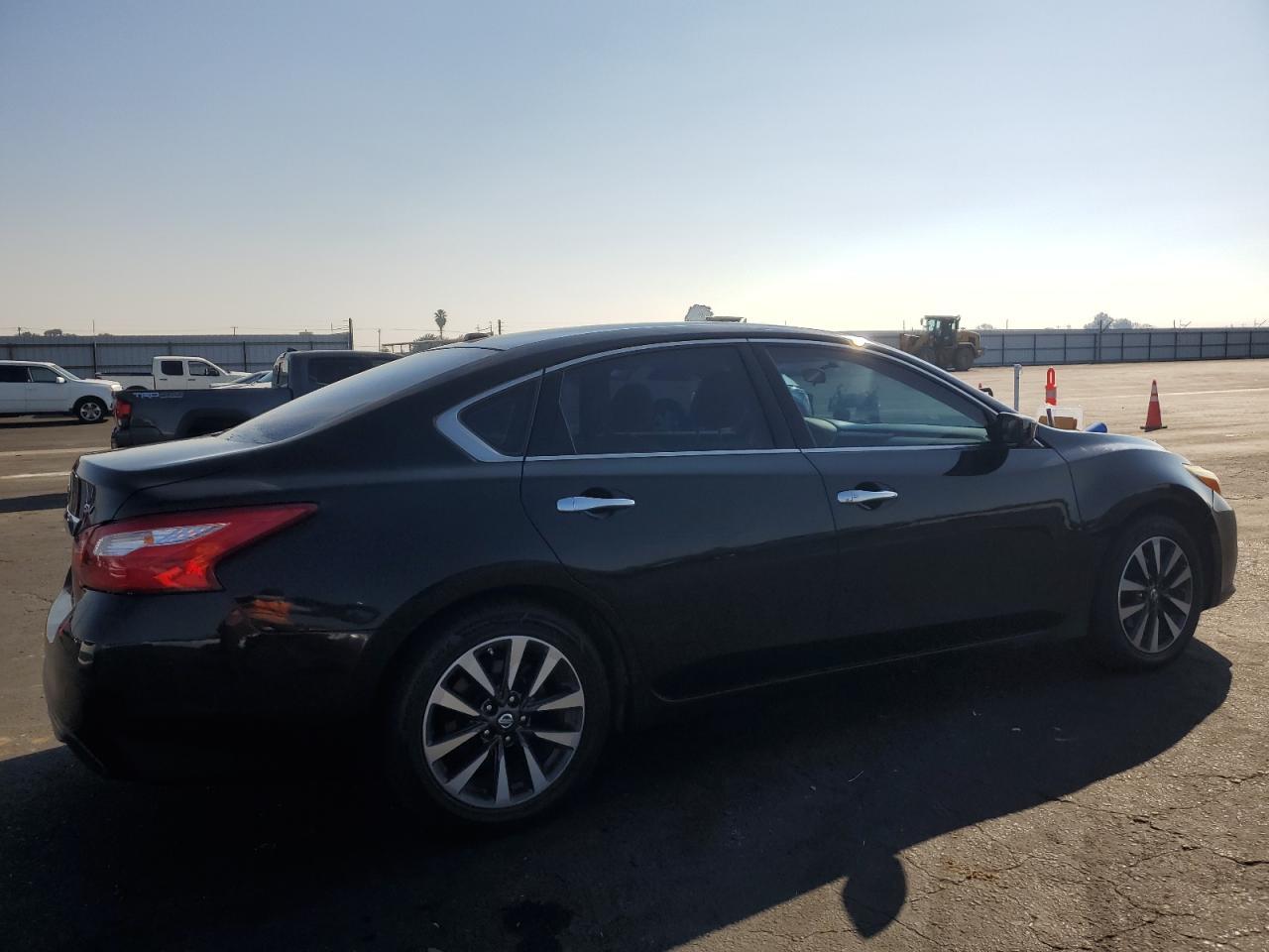 2017 Nissan Altima 2.5 *** Clean Title * Repo *** - Image 3