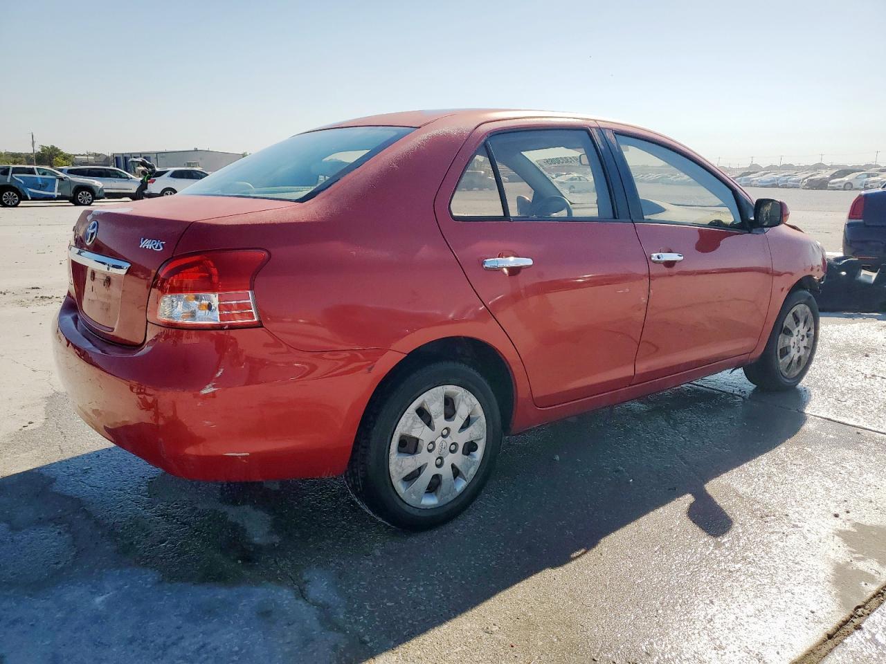 2011 Toyota Yaris Base - Image 3