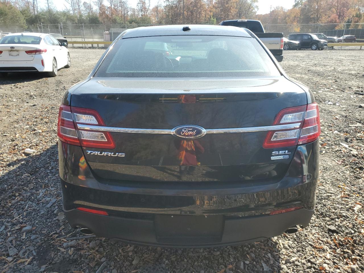 2015 Ford Taurus Sel - Фото 6