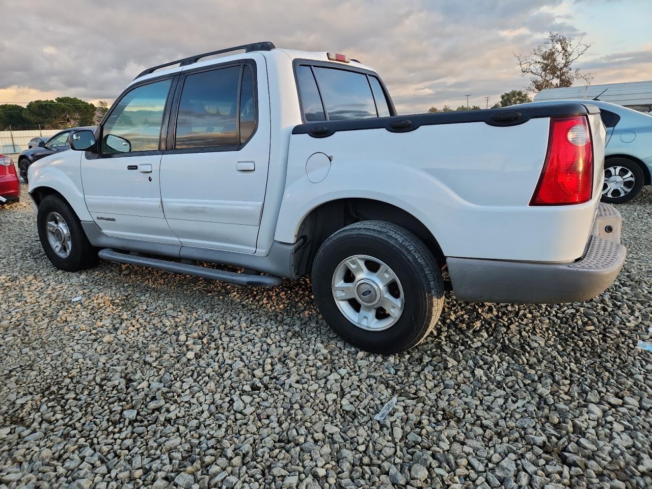 2001 Ford Explorer Sport Trac - Фото 2