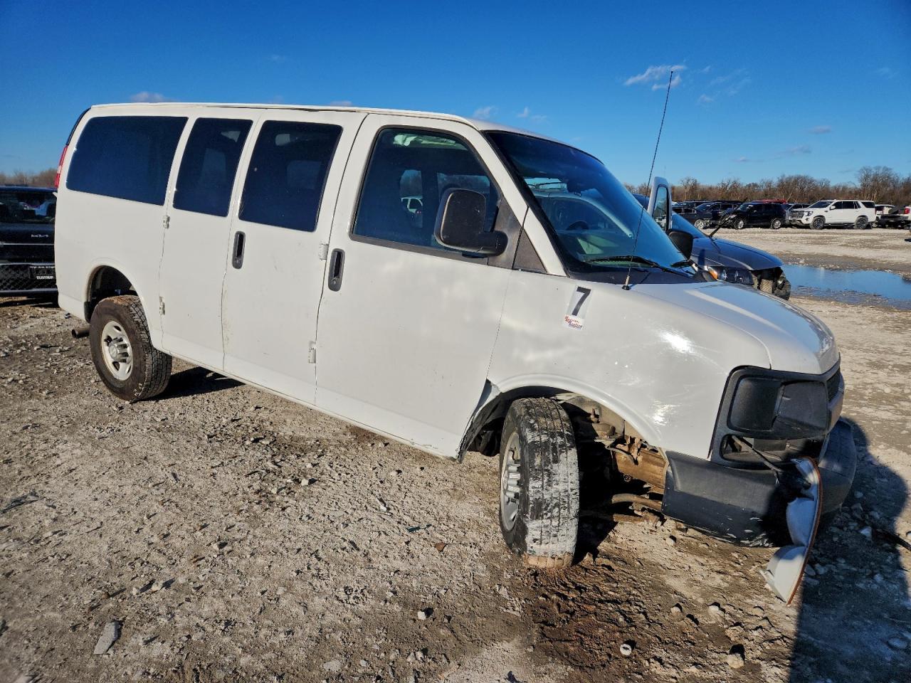 2015 Chevrolet Express - Image 4