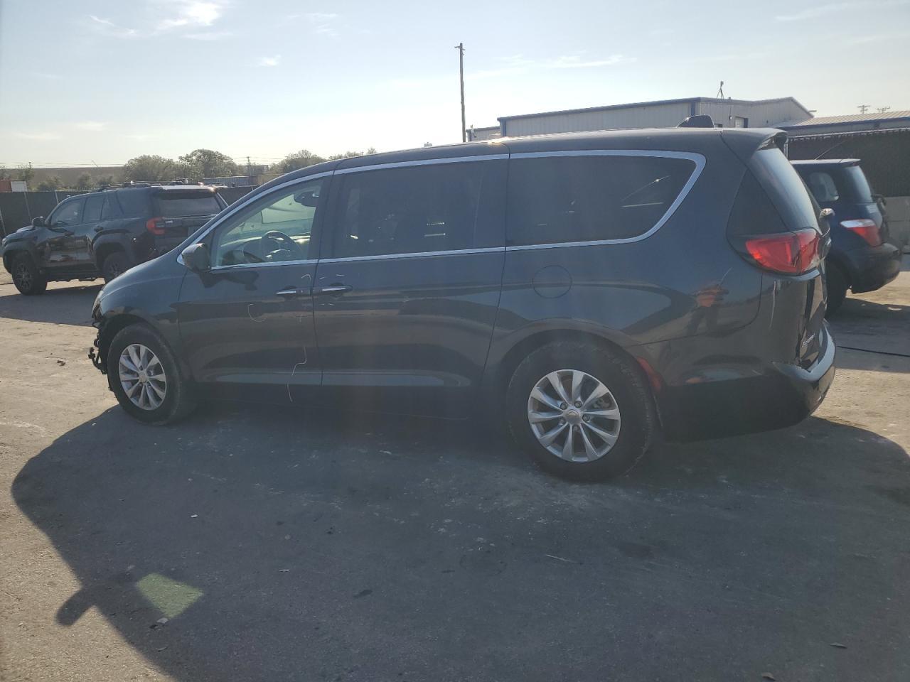 2020 Chrysler Pacifica Touring - Image 2