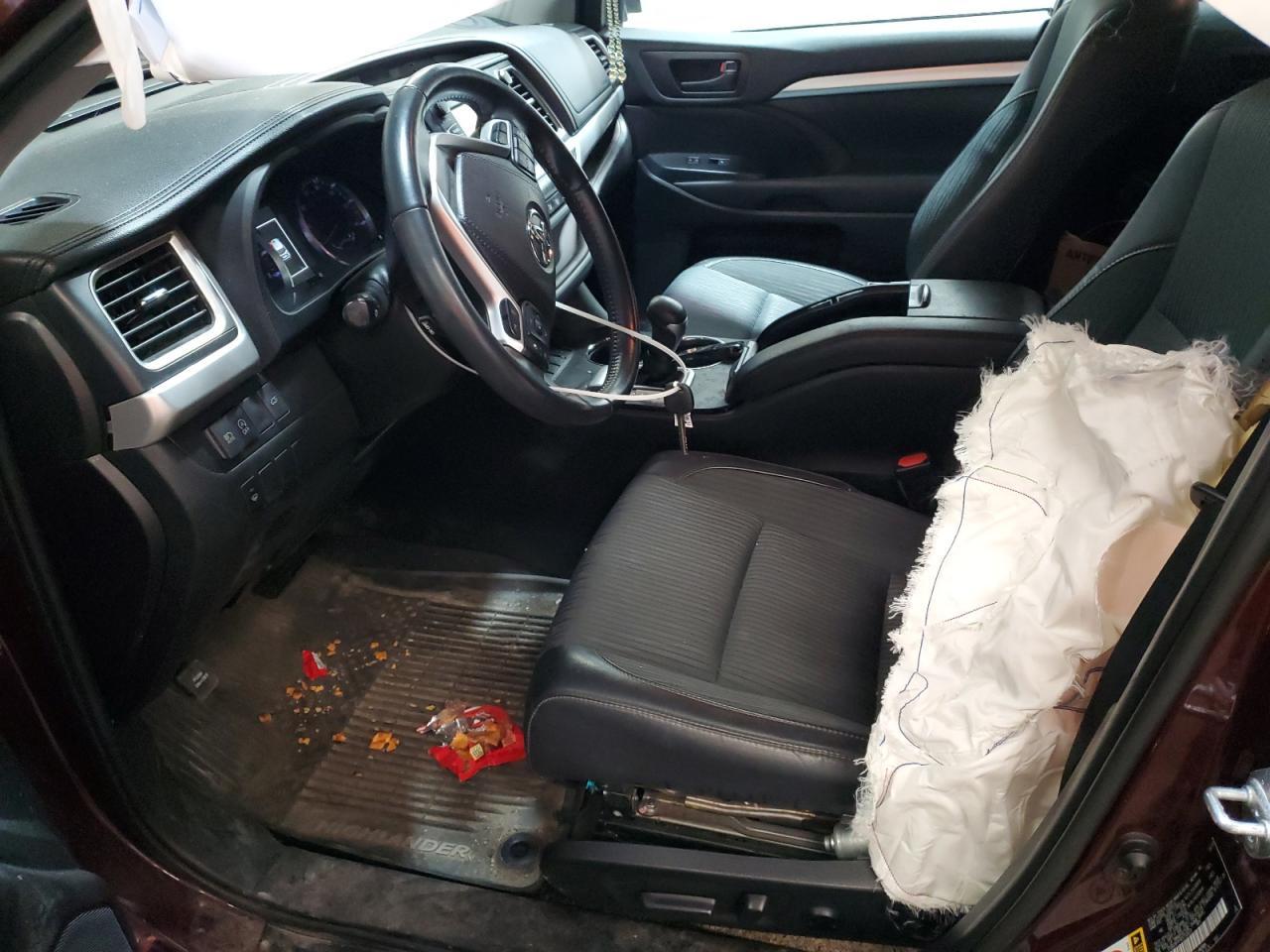 2019 Toyota Highlander Le Plus - Image 7