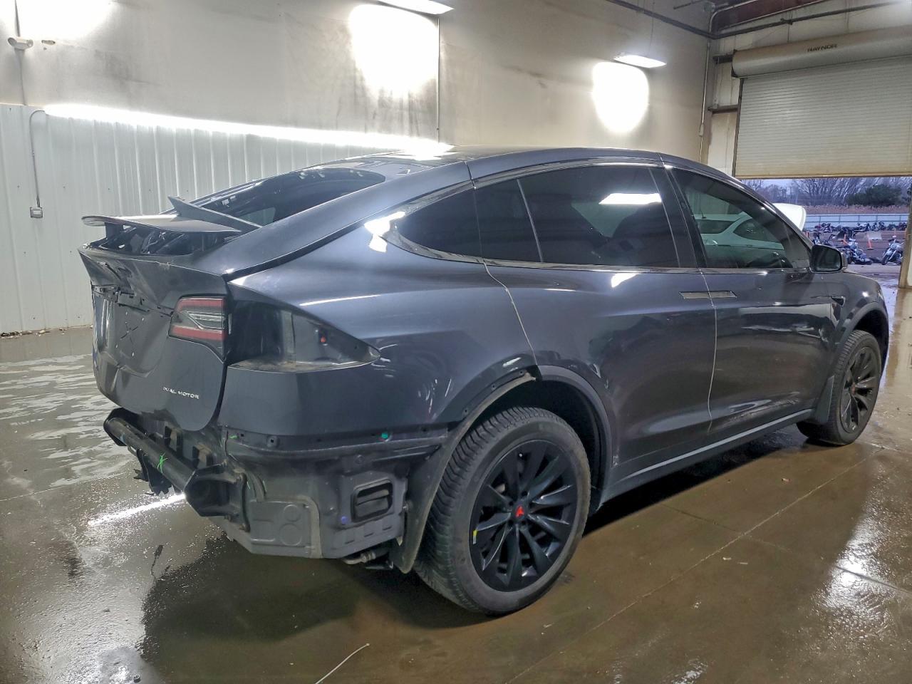 2021 Tesla Model X - Image 3