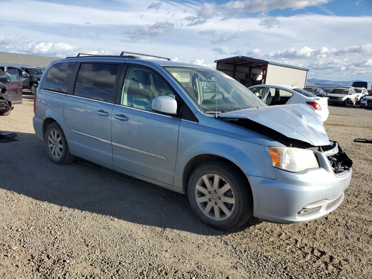2013 Chrysler Town & Country Touring - Фото 4