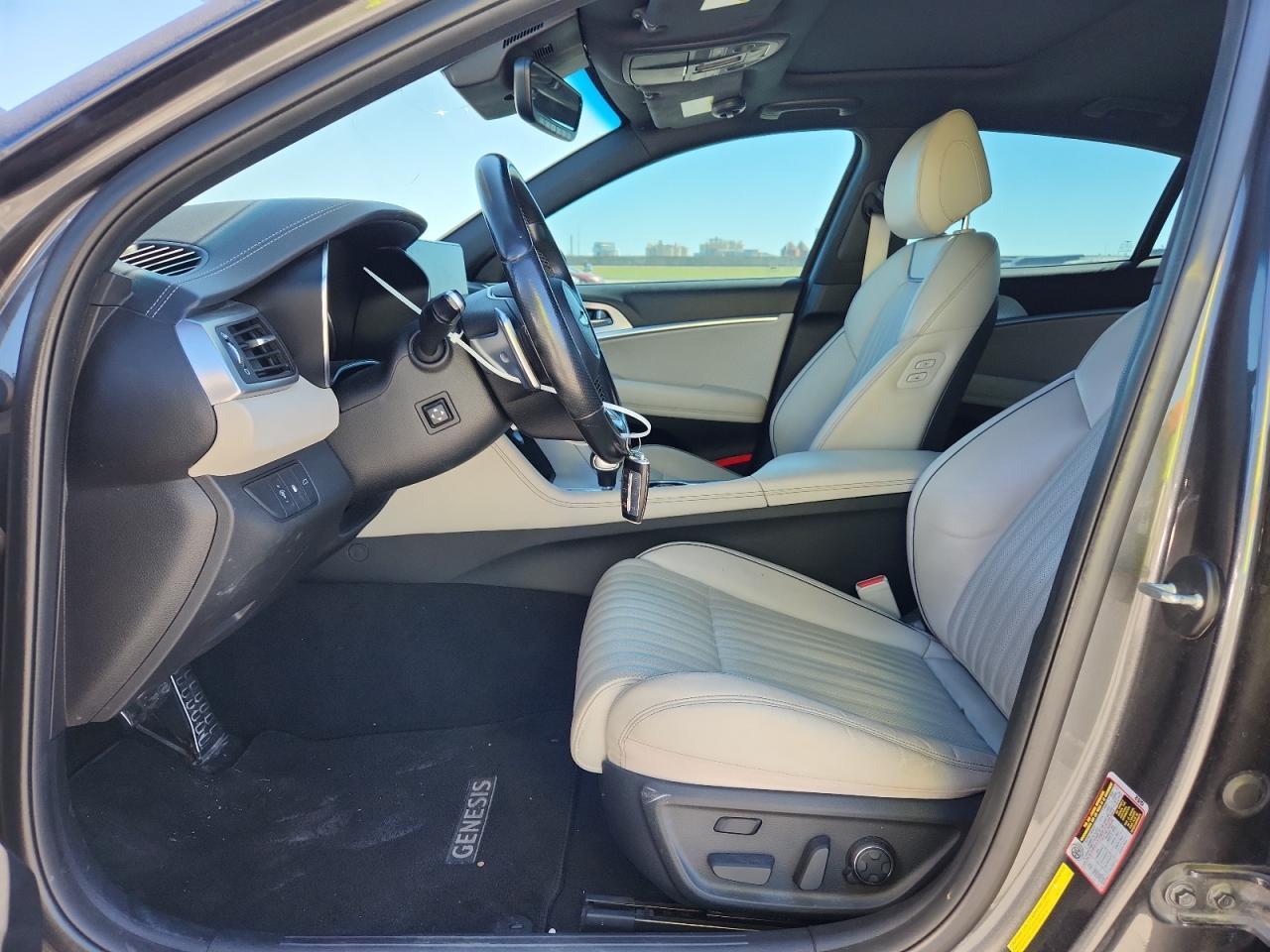 2022 Genesis G70 Base - Image 7