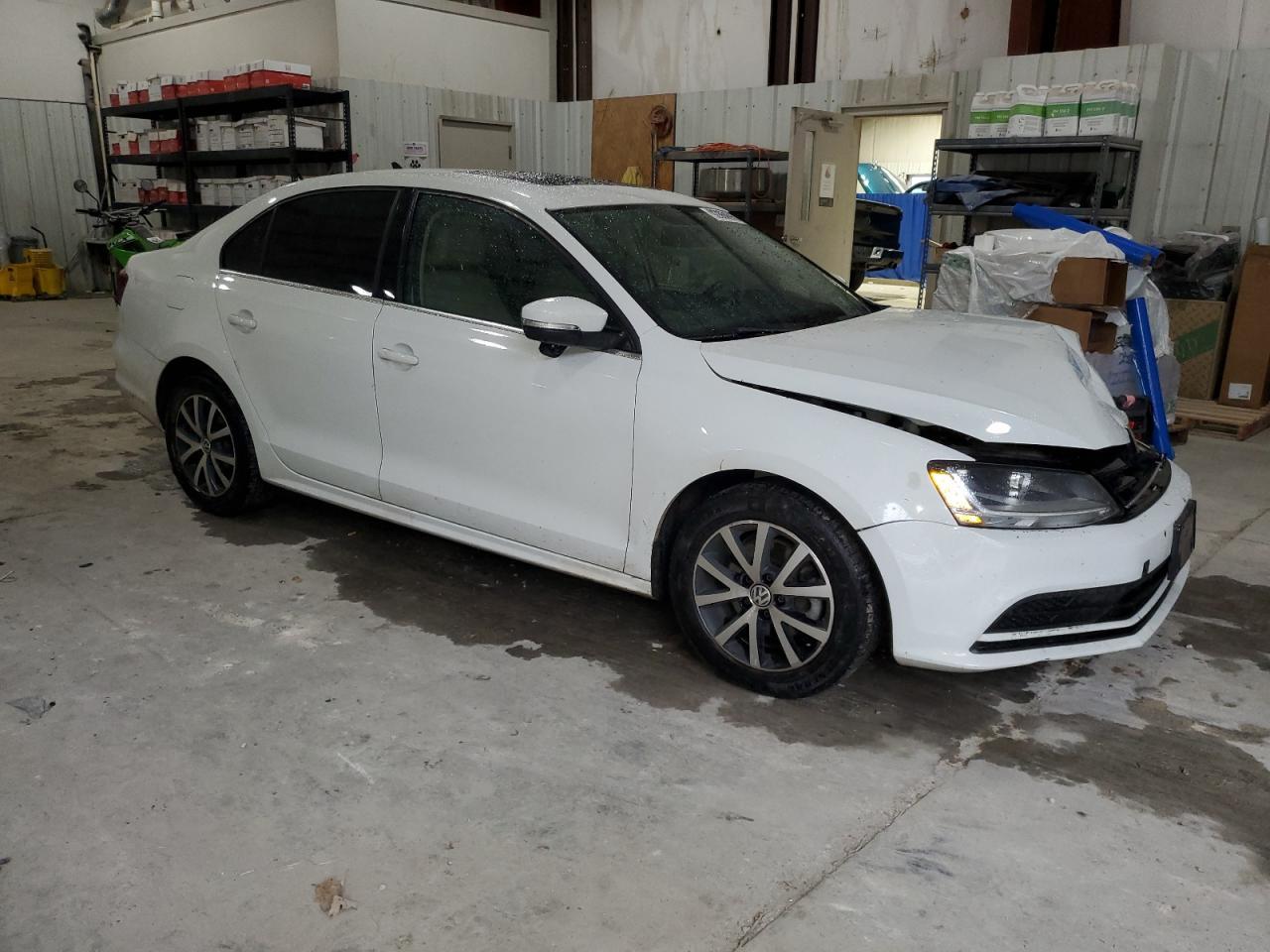 2017 Volkswagen Jetta Se - Фото 4