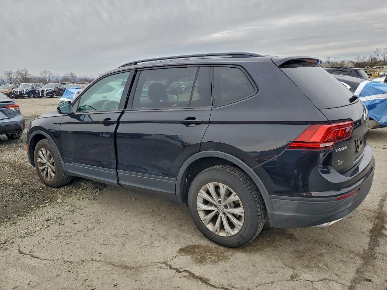 2018 Volkswagen Tiguan S - Фото 2