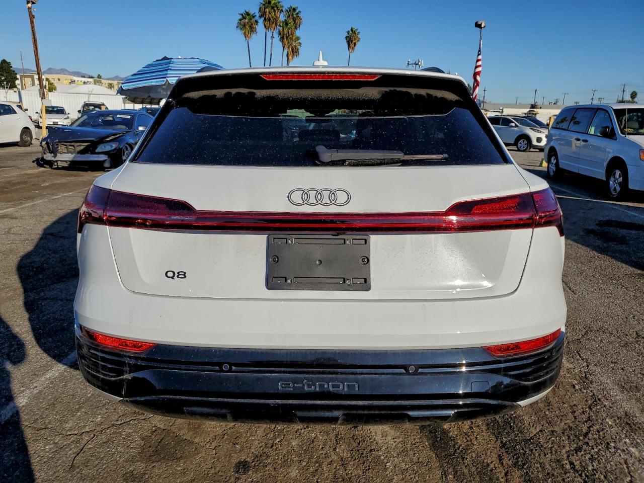 2024 Audi Q8 E-Tron Prestige - Image 6