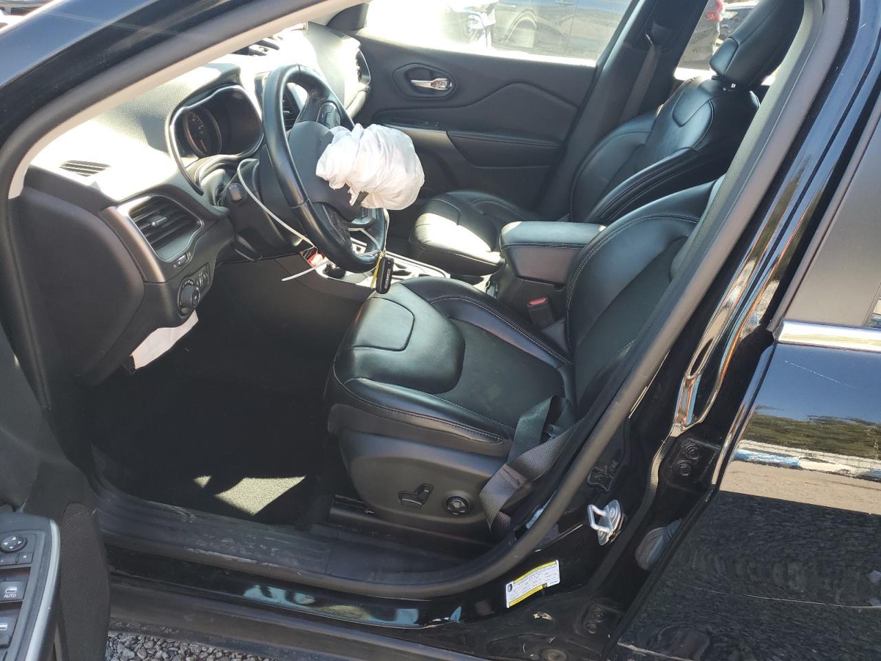 2019 Jeep Cherokee Latitude Plus - Image 7