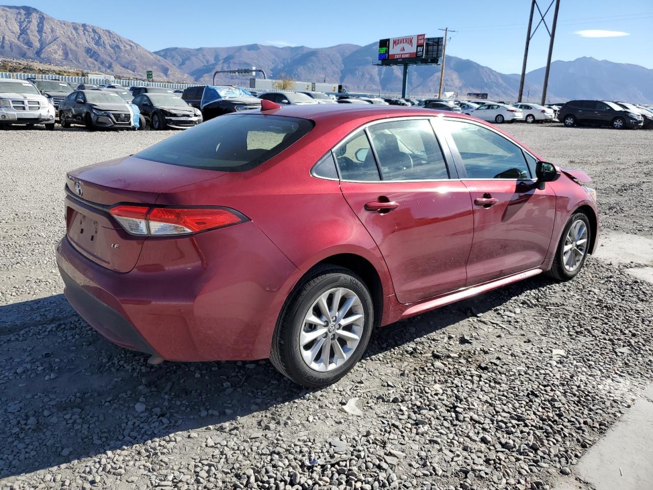 2022 Toyota Corolla Le - Image 3