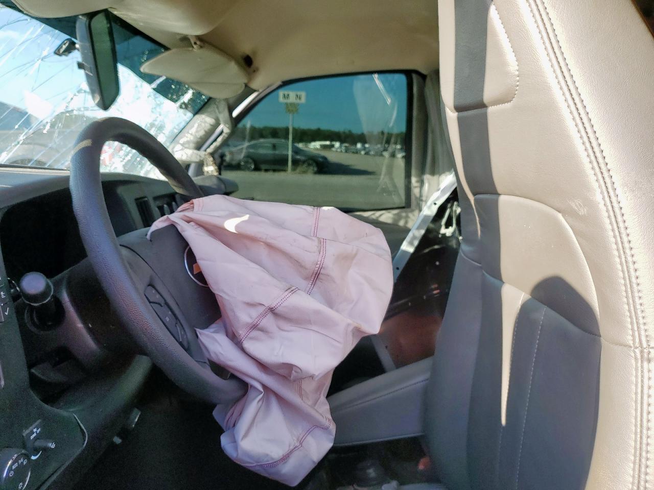 2024 Chevrolet Express G3500 Delivery Van - Фото 7