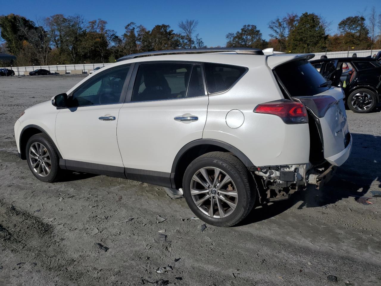 2017 Toyota Rav4 Limited - Фото 2