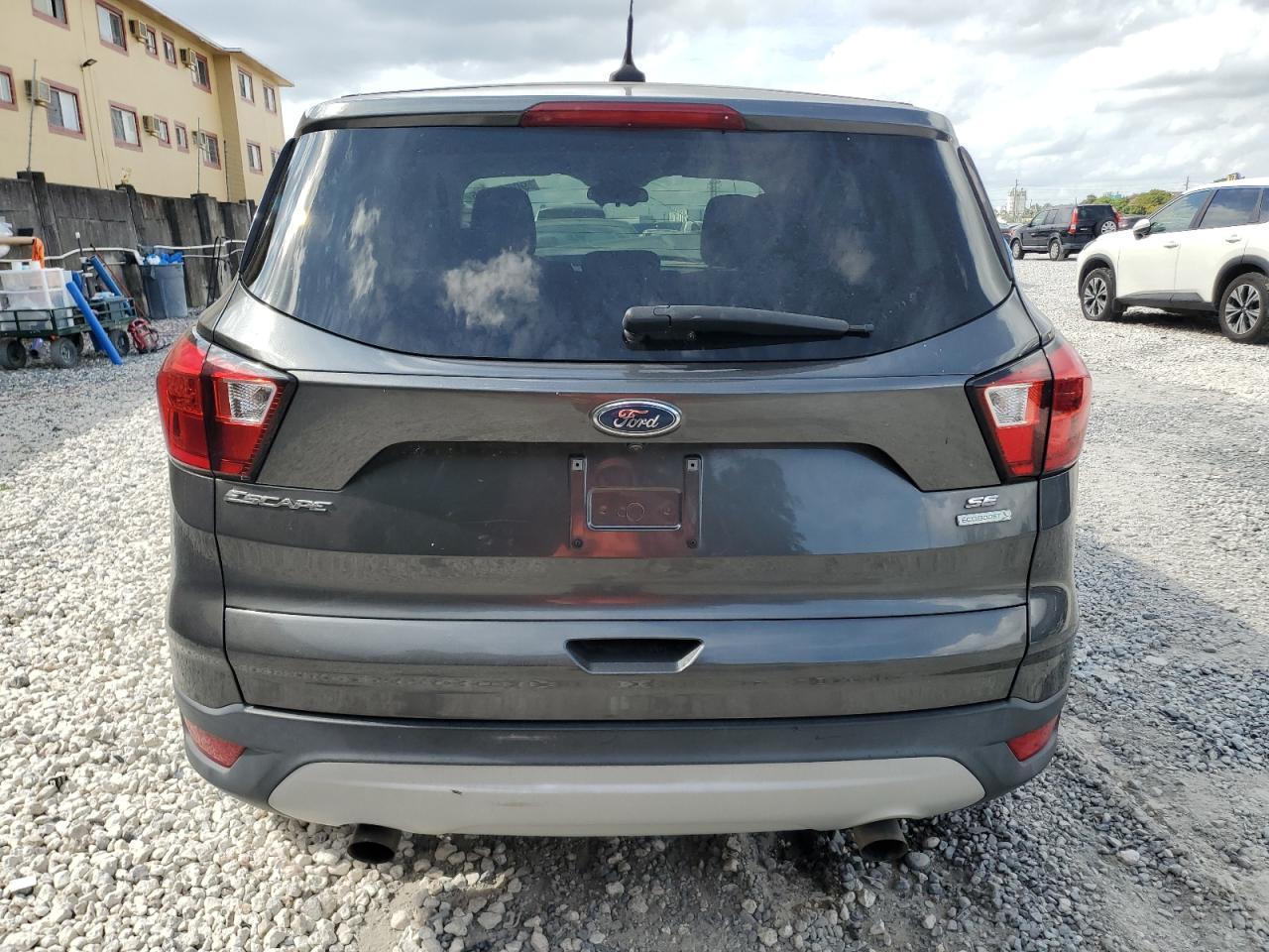 2019 Ford Escape Se - Фото 6