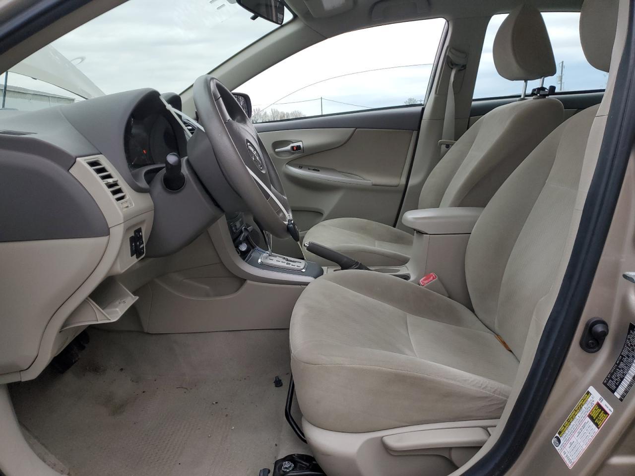 2010 Toyota Corolla Base - Фото 7