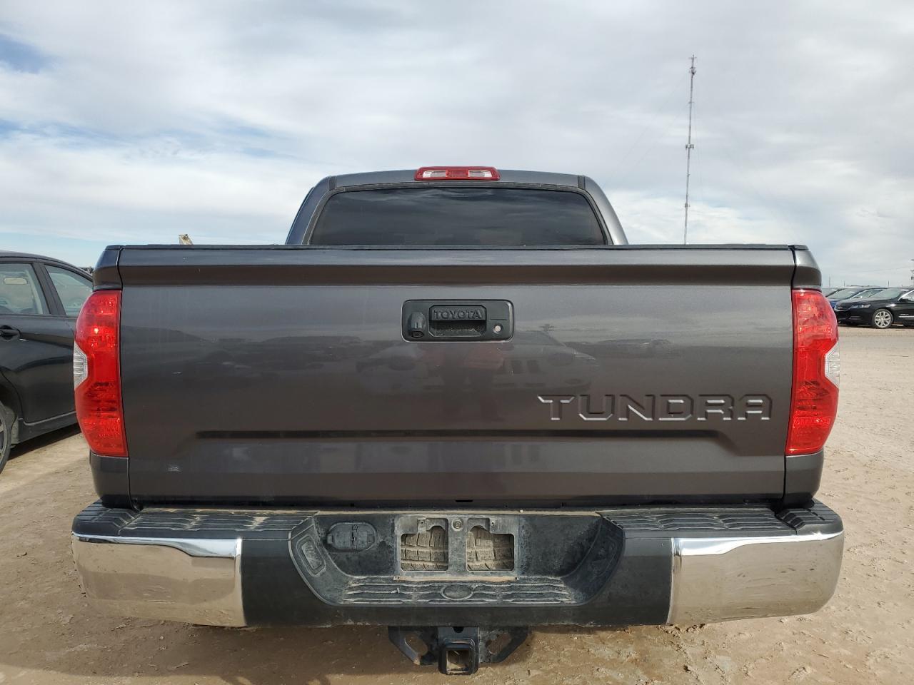2019 Toyota Tundra Crewmax Sr5 - Image 6