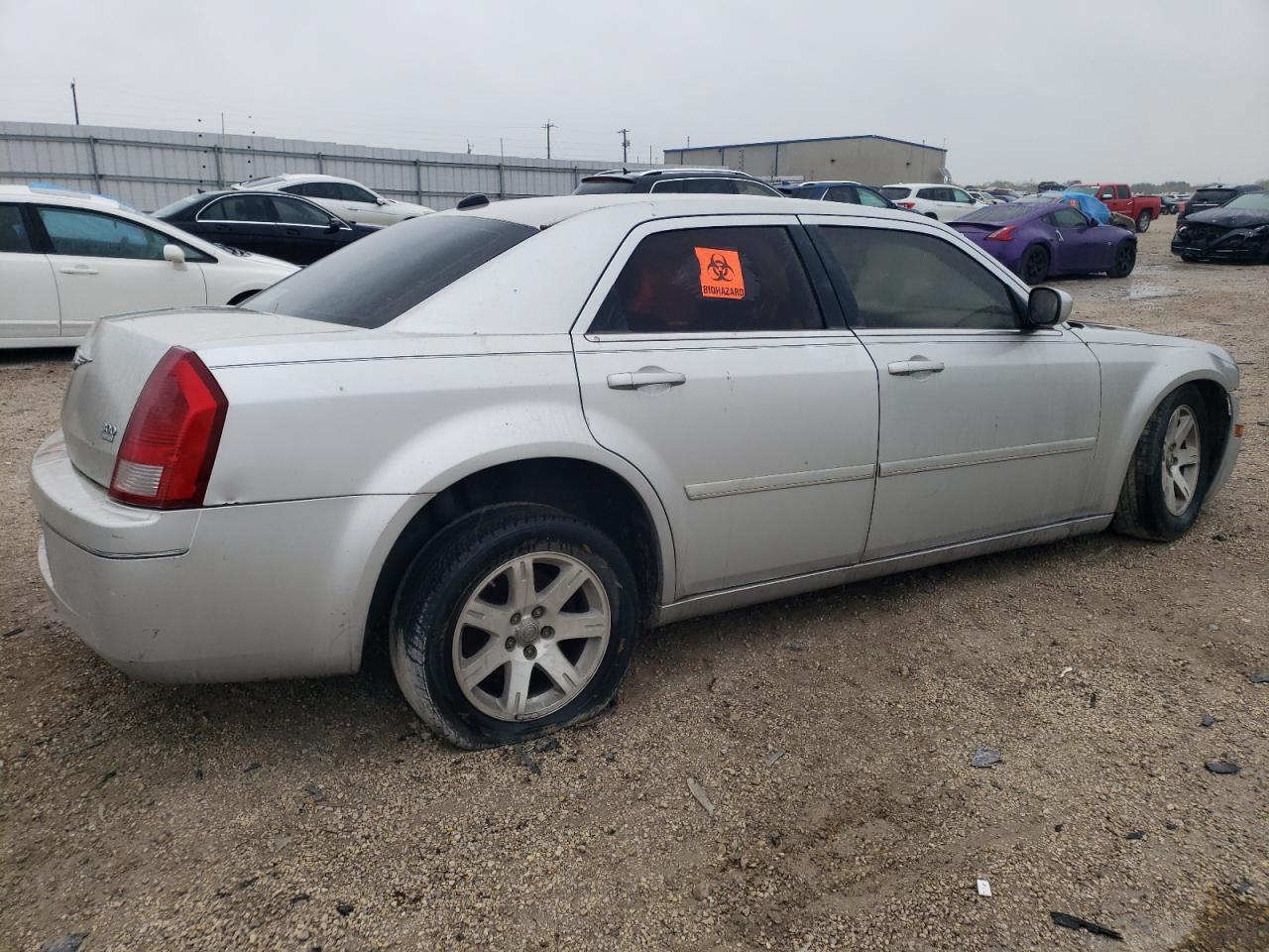 2005 Chrysler 300 Touring - Фото 3