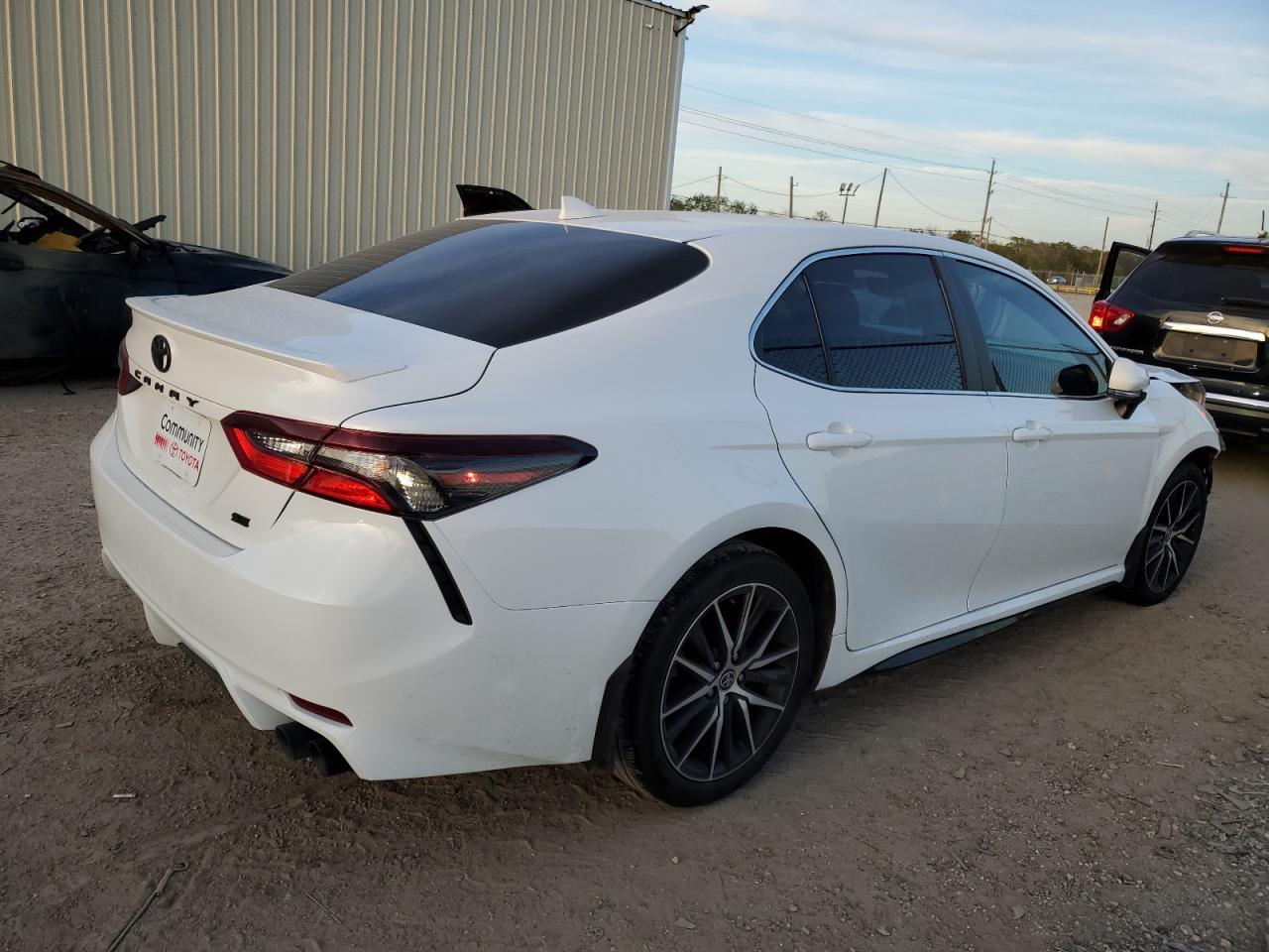 2022 Toyota Camry Se - Фото 3