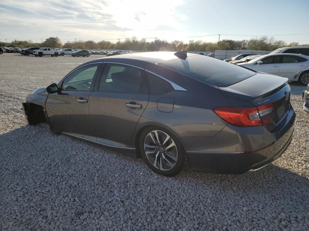 2018 Honda Accord Touring Hybrid - Image 2