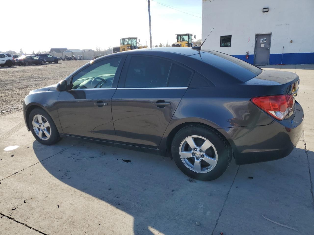 2014 Chevrolet Cruze Lt - Image 2