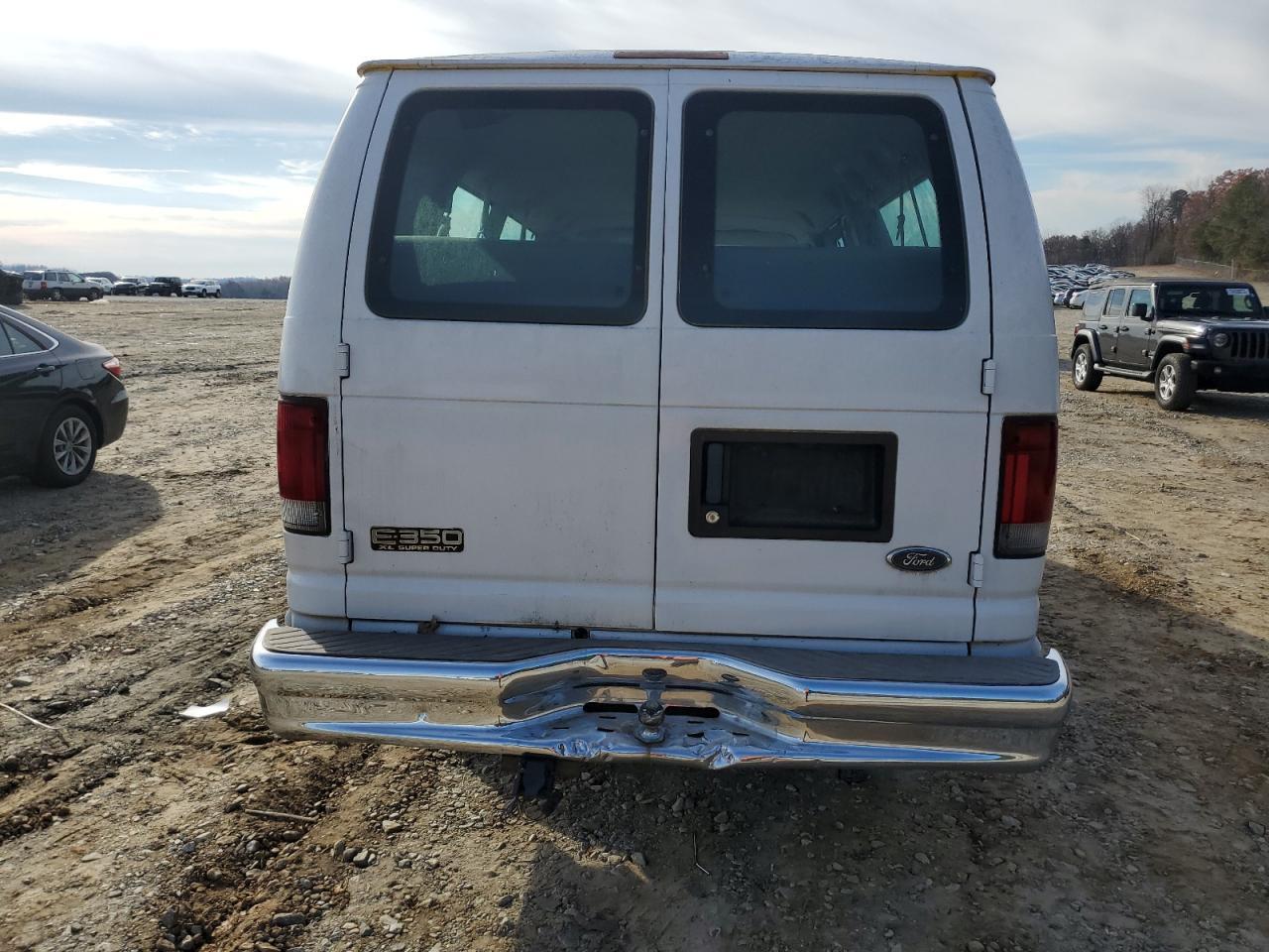 2003 Ford Econoline E350 Super Duty Wagon - Image 6