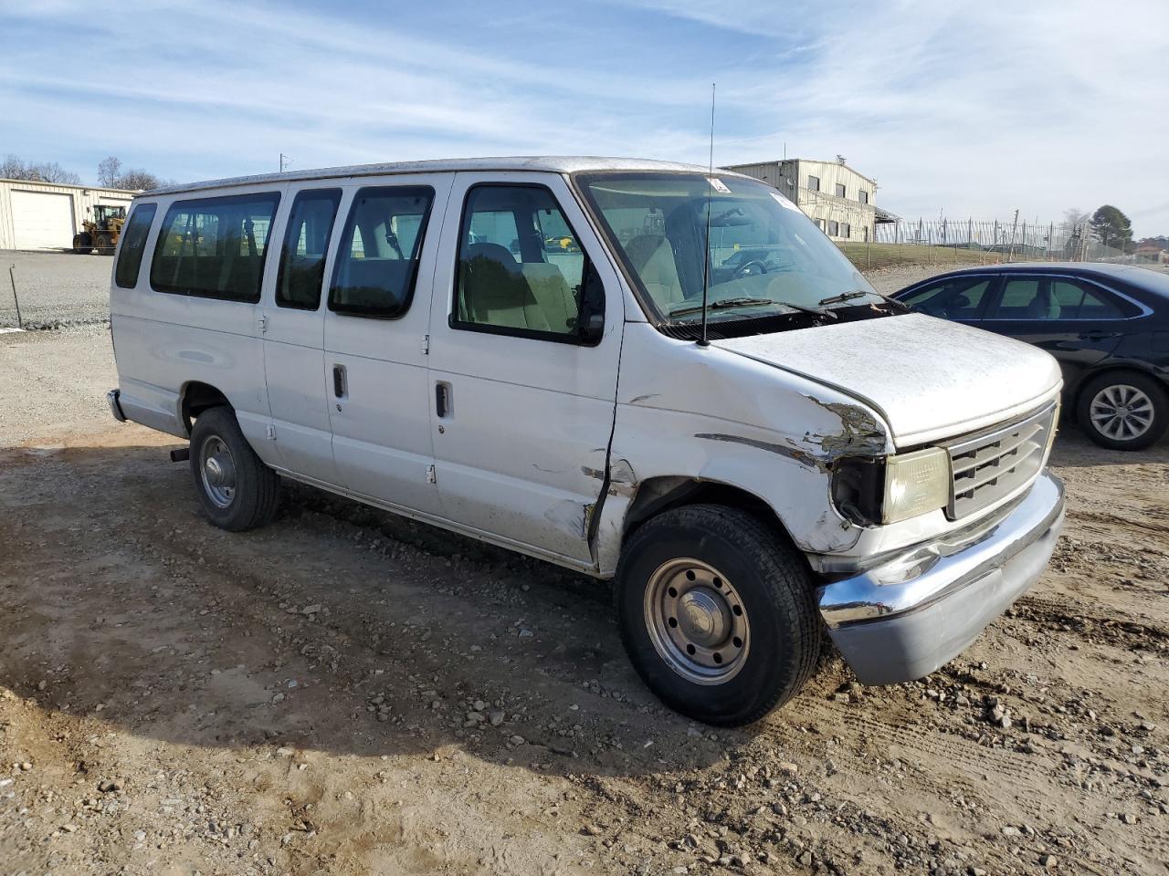 2003 Ford Econoline E350 Super Duty Wagon - Image 4