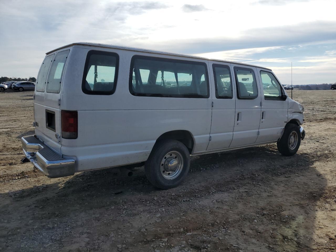 2003 Ford Econoline E350 Super Duty Wagon - Image 3