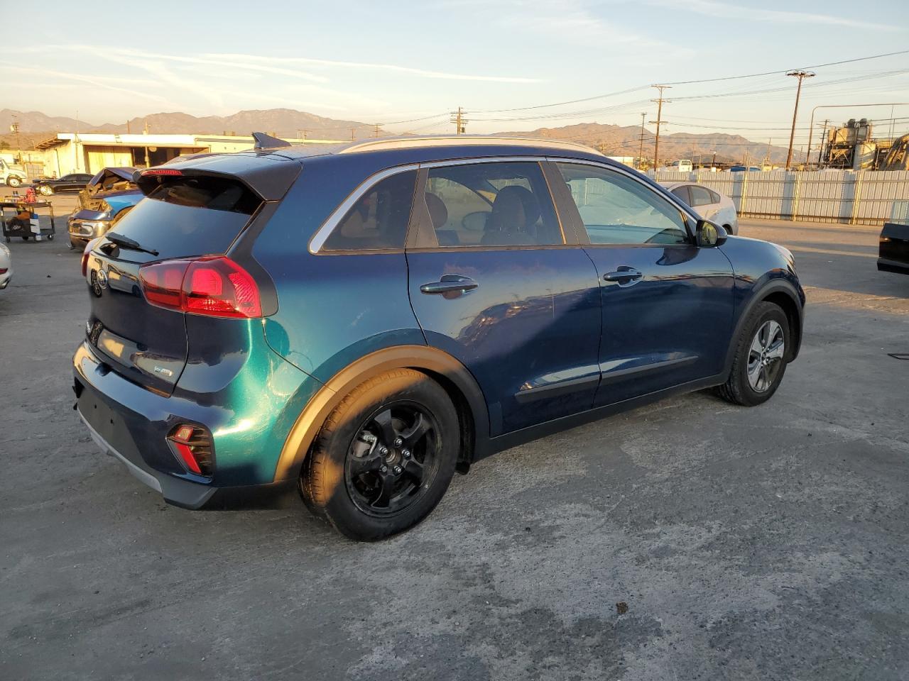 2020 Kia Niro Lx - Image 3
