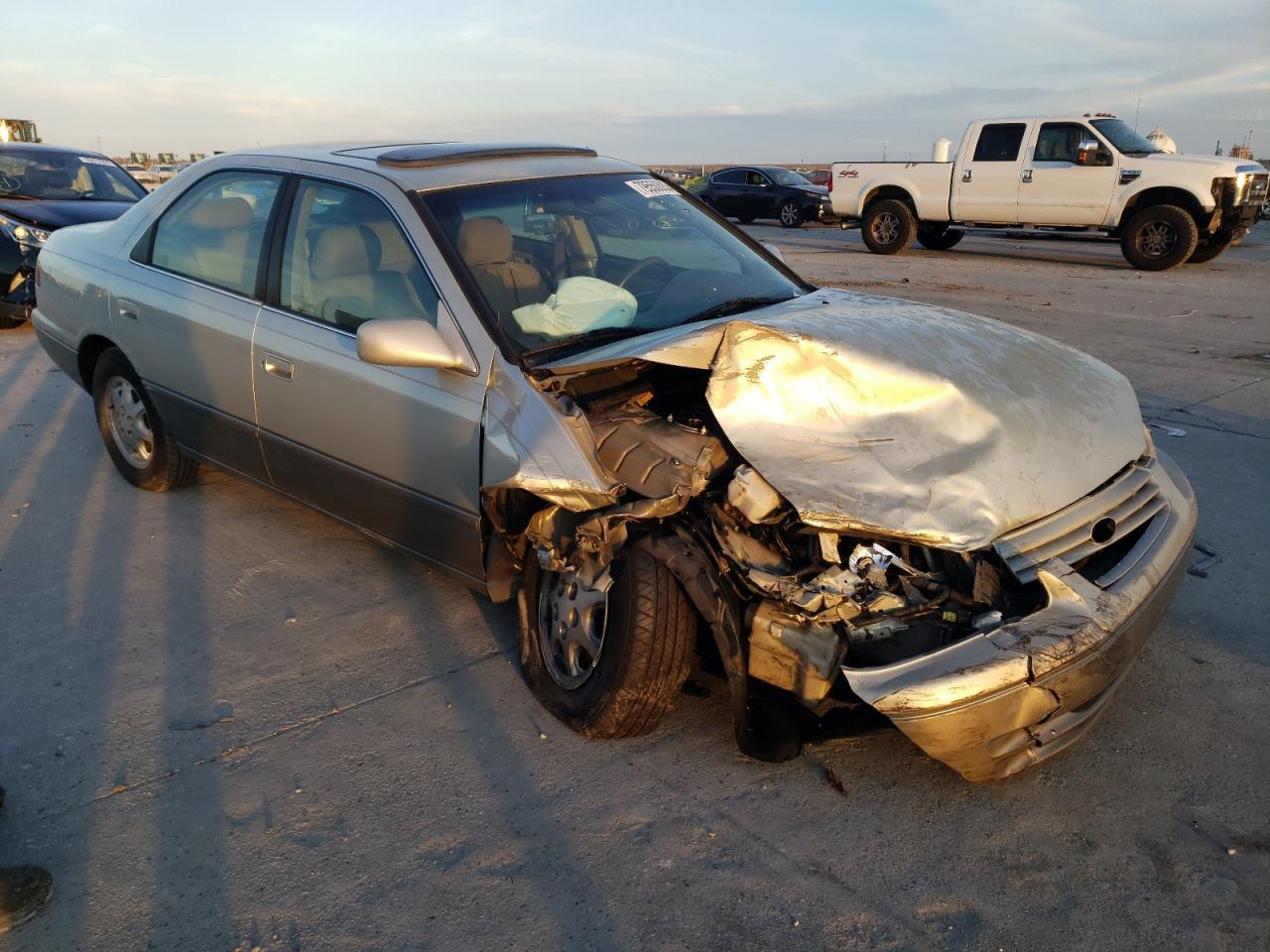 1999 Toyota Camry Le - Image 4