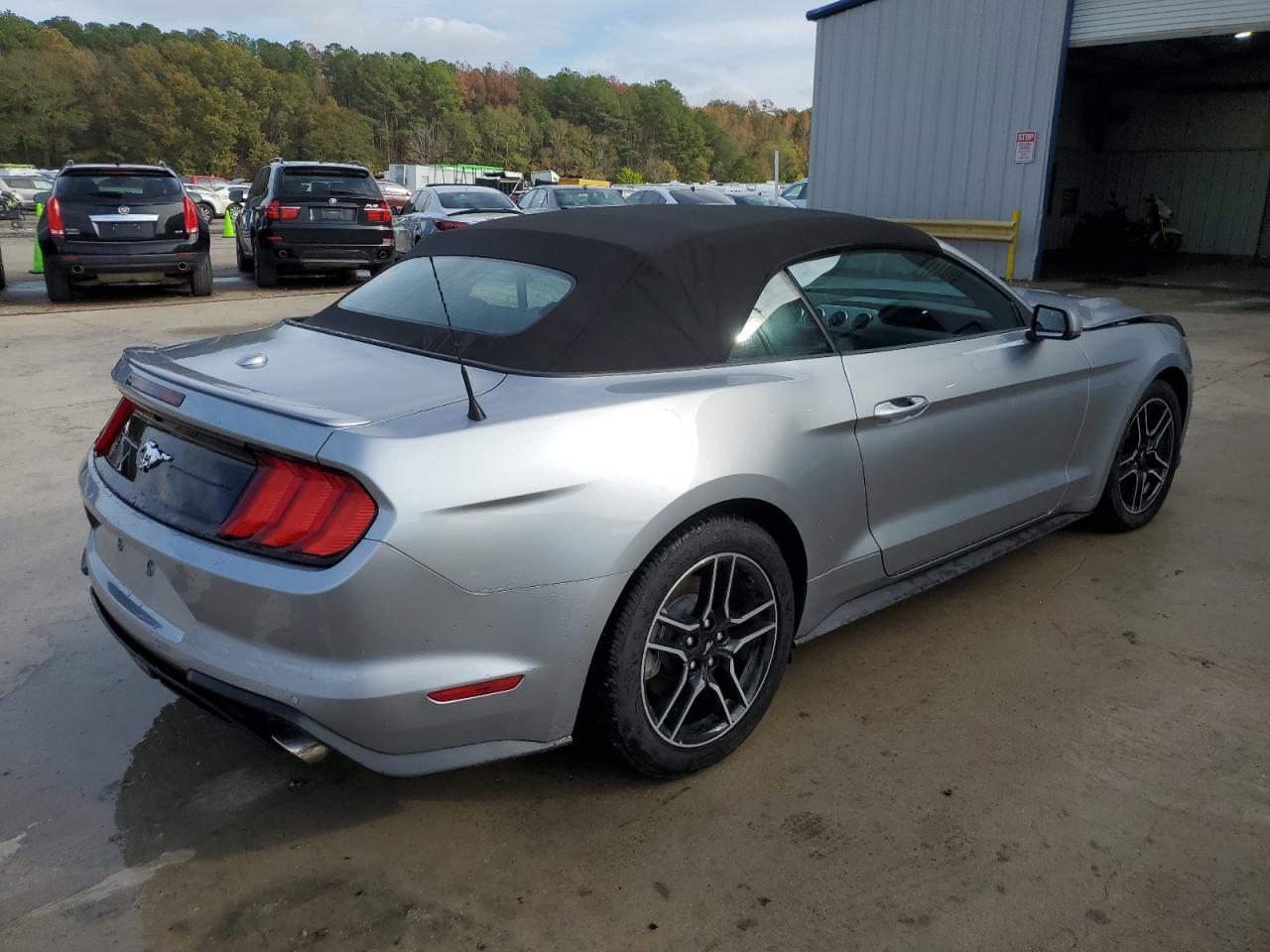 2023 Ford Mustang - Фото 3