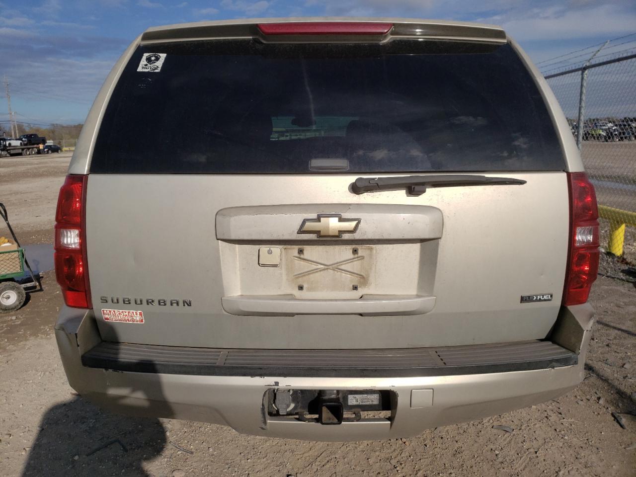 2007 Chevrolet Suburban C1500 - Image 6