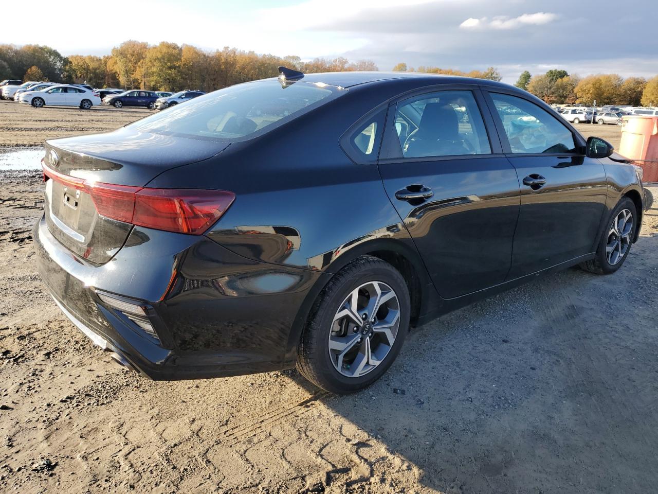 2021 Kia Forte Fe - Фото 3