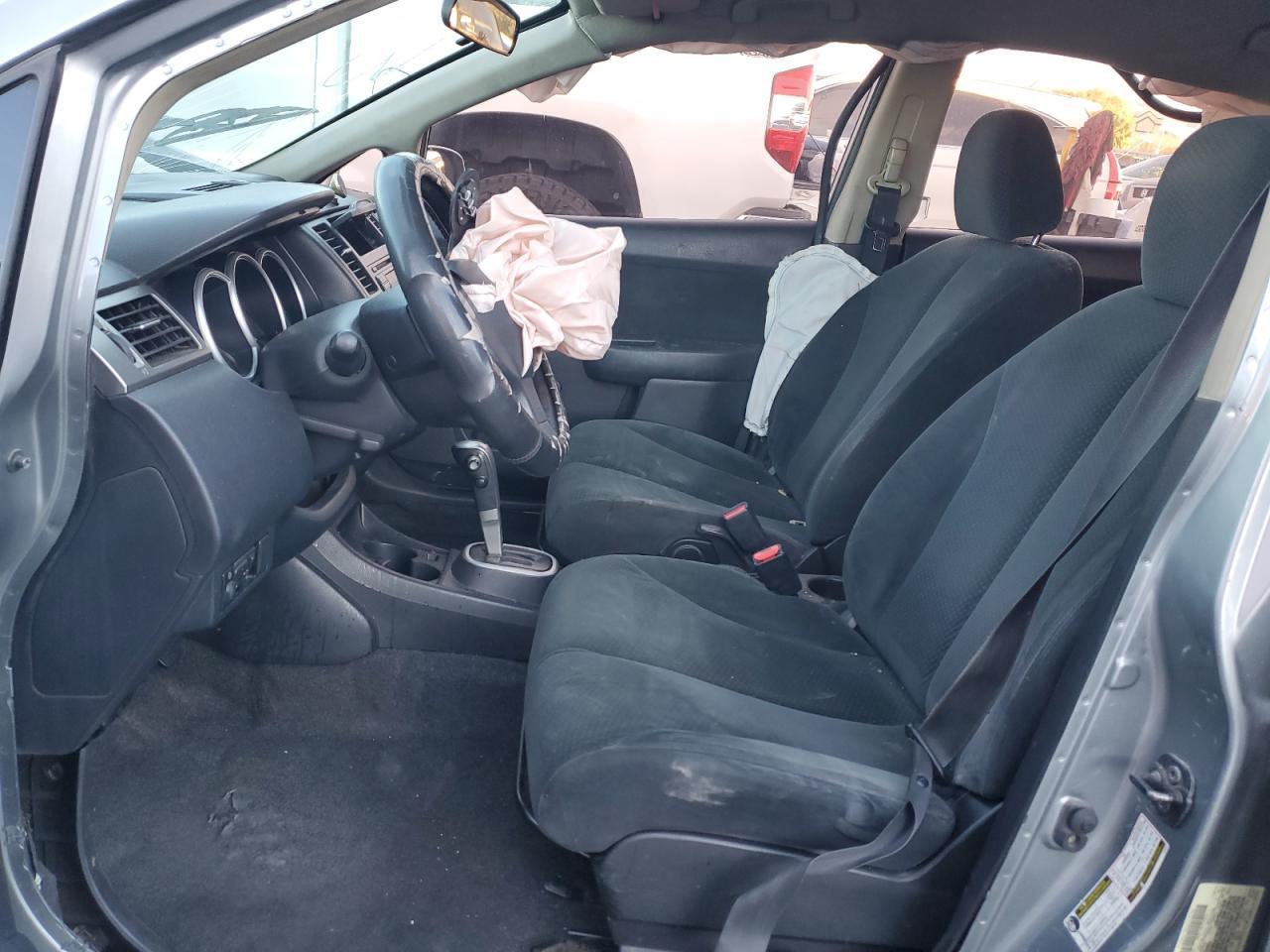 2011 Nissan Versa S - Фото 7