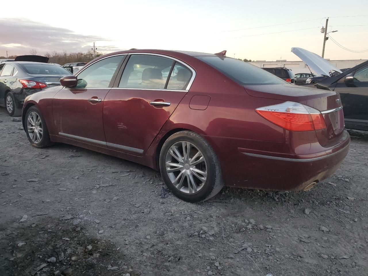 2011 Hyundai Genesis 4.6L - Фото 2