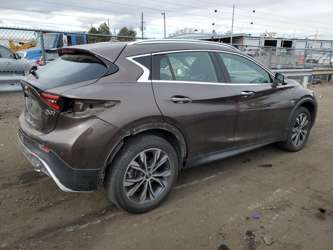 2017 Infiniti Qx30 Base - Фото 3