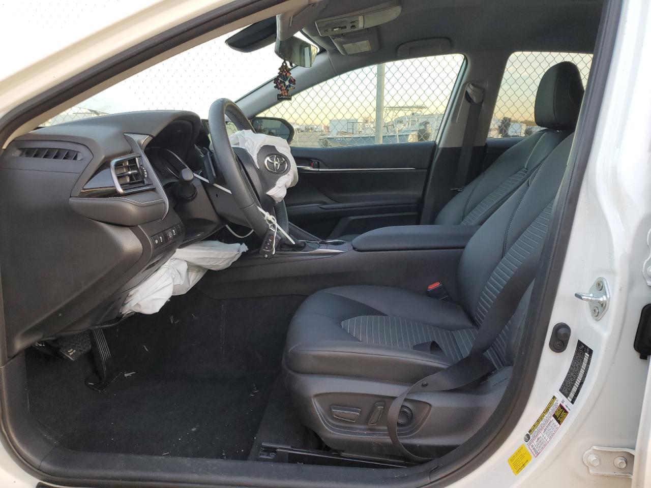 2022 Toyota Camry Se - Фото 7