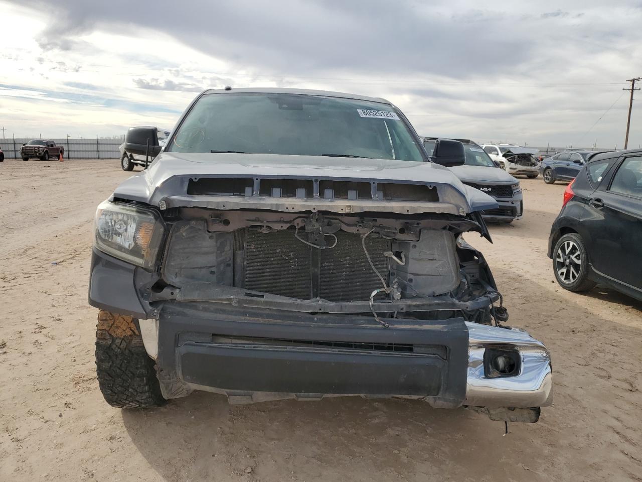 2019 Toyota Tundra Crewmax Sr5 - Image 5