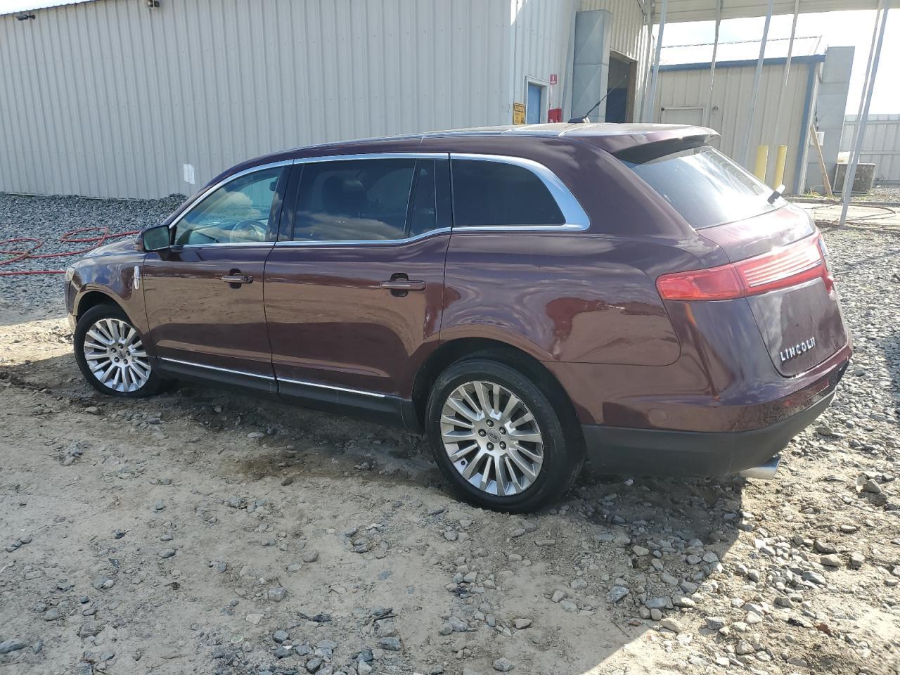 2011 Lincoln Mkt - Фото 2