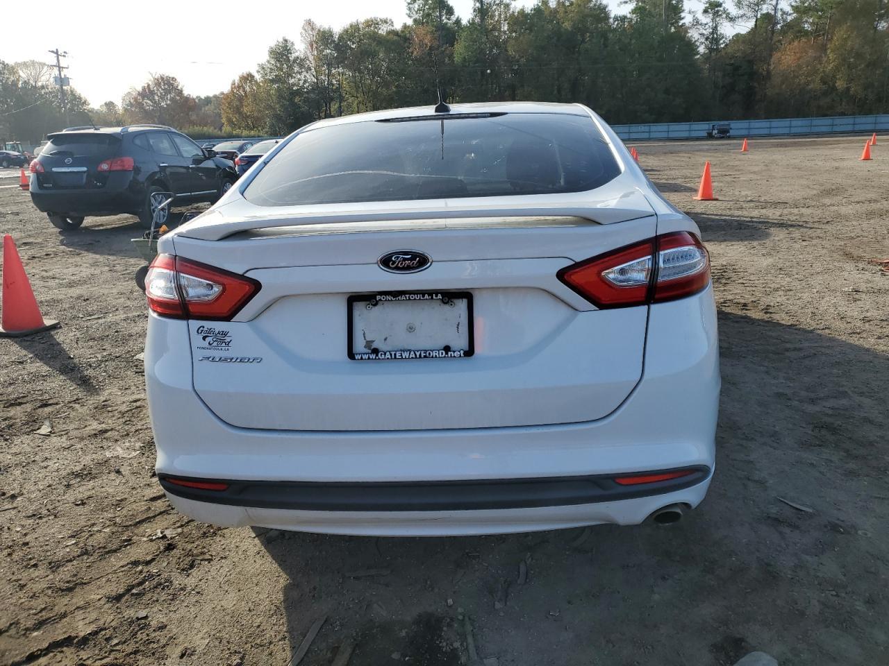 2016 Ford Fusion S - Image 6