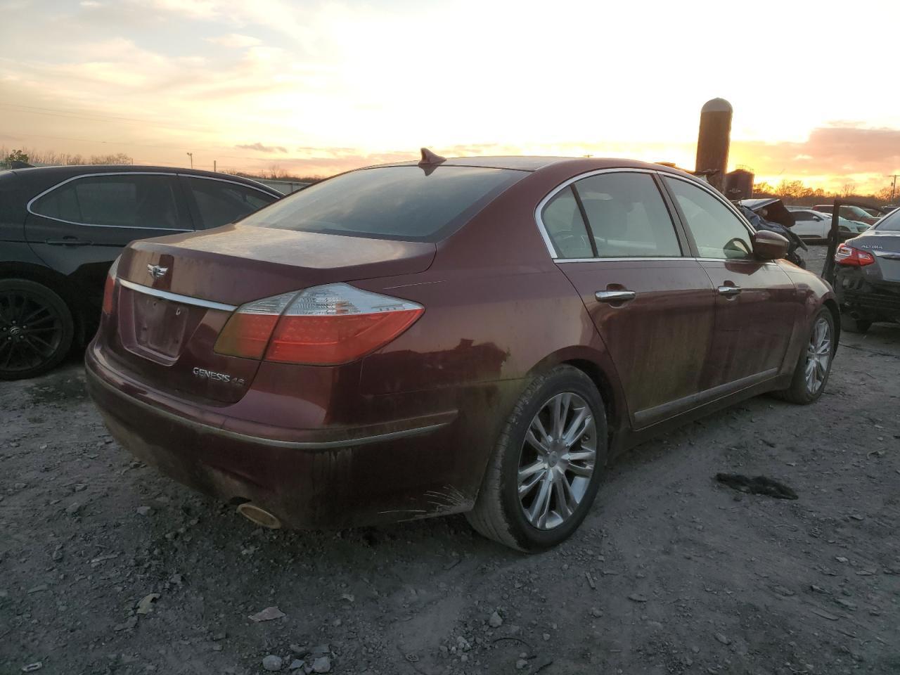 2011 Hyundai Genesis 4.6L - Фото 3