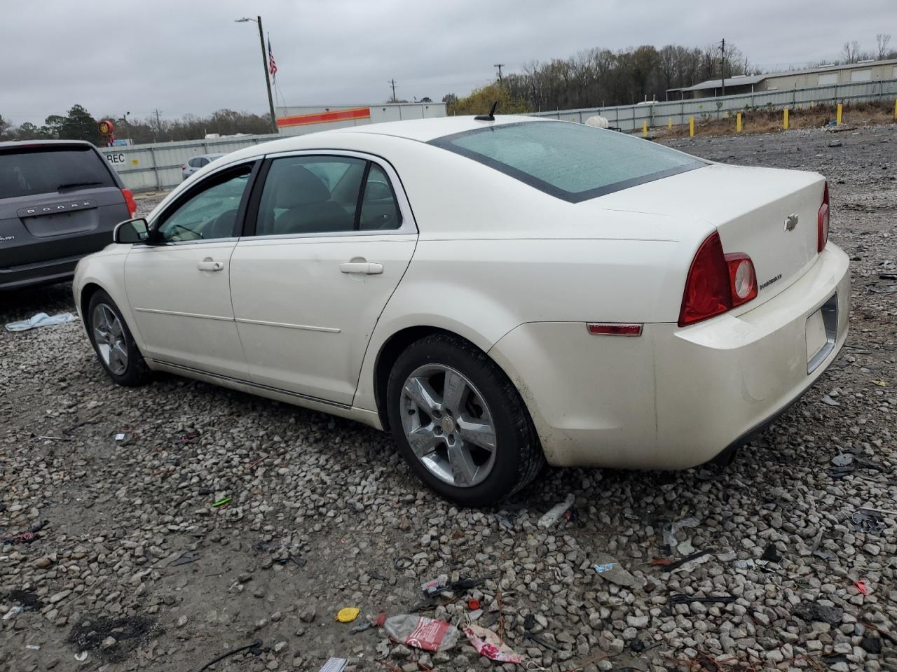 2010 Chevrolet Malibu 2Lt - Image 2