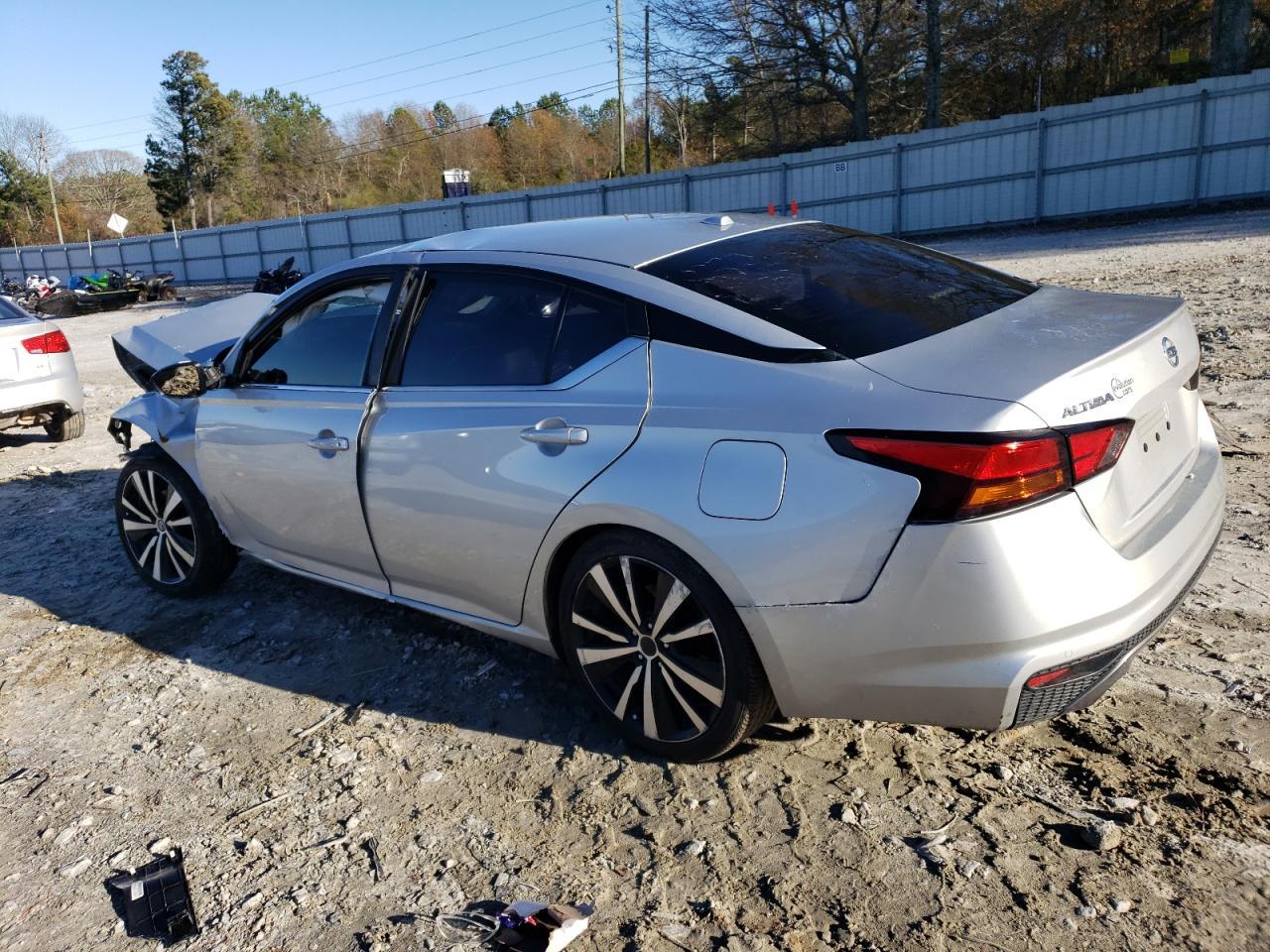 2020 Nissan Altima Sr - Фото 2